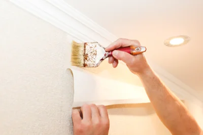 Pose de papier peint à Burie — revêtements muraux et toiles de verre